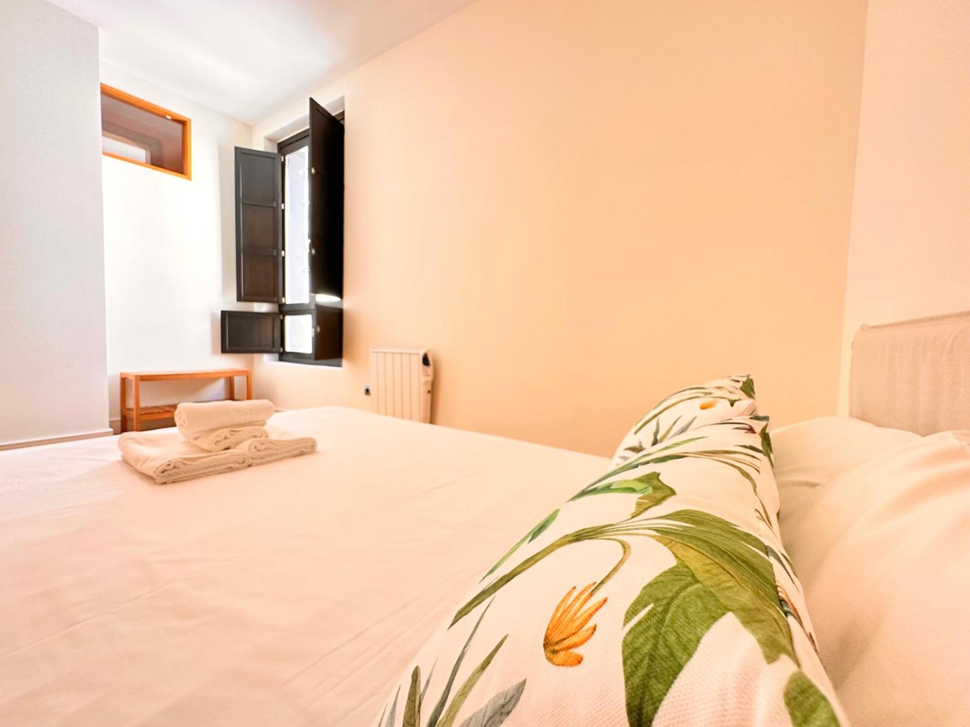 Penthouse Near Cathedral Private Rooftop Private Parking Apartament *